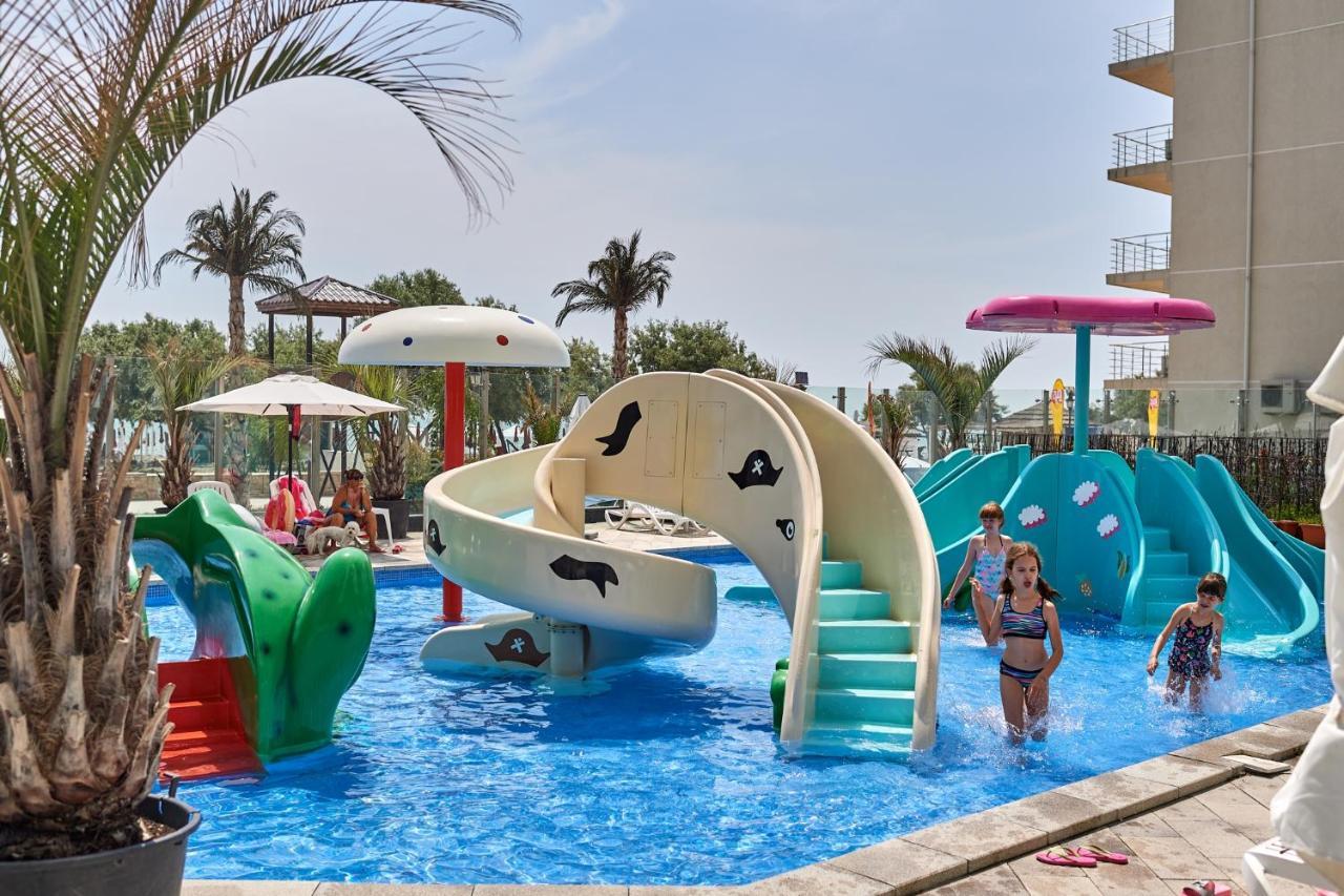 Sunfest Aparthotel Pool & Spa Mamaia Nord Năvodari Exterior foto